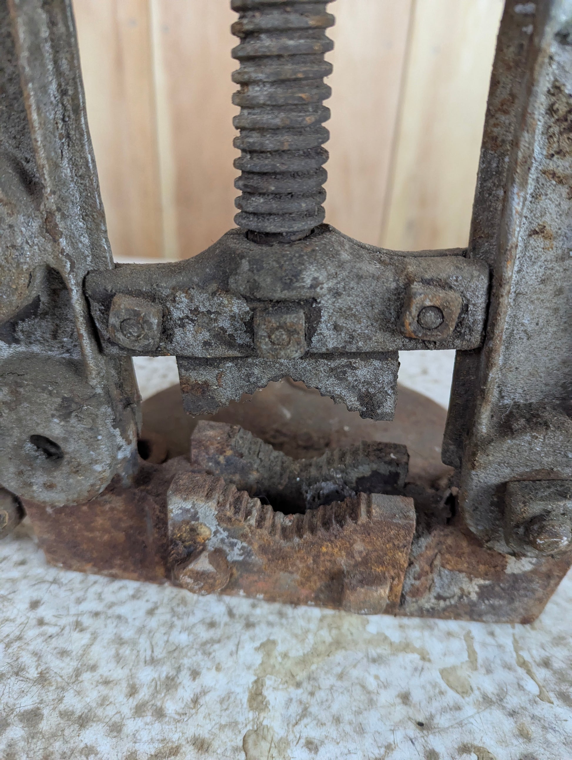 Vintage Hollands Pipe Vise - view 2