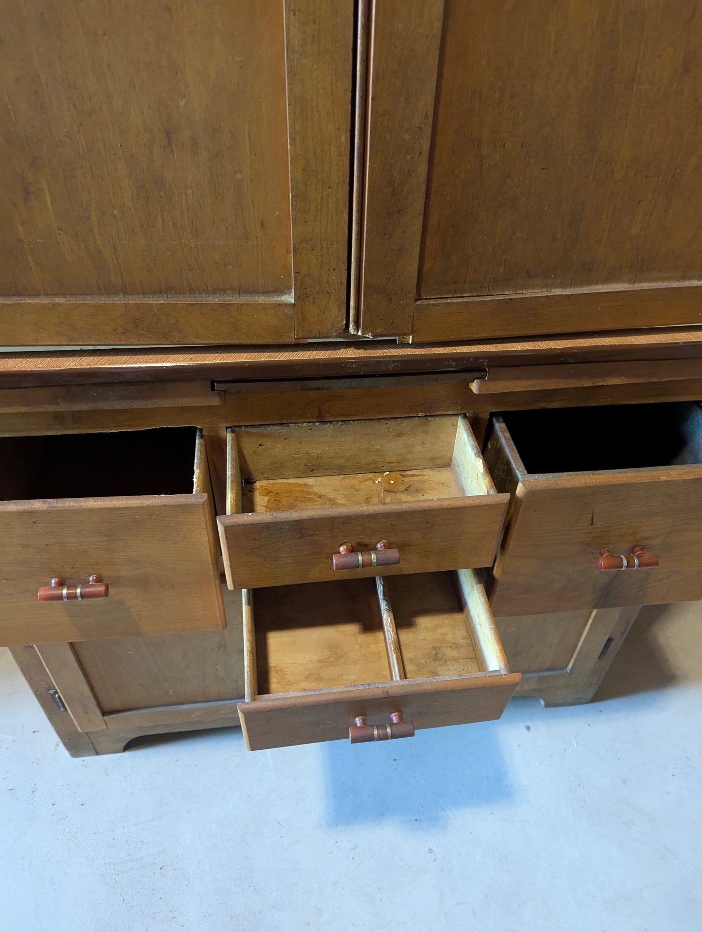 Vintage Hoosier Cabinet - view 10