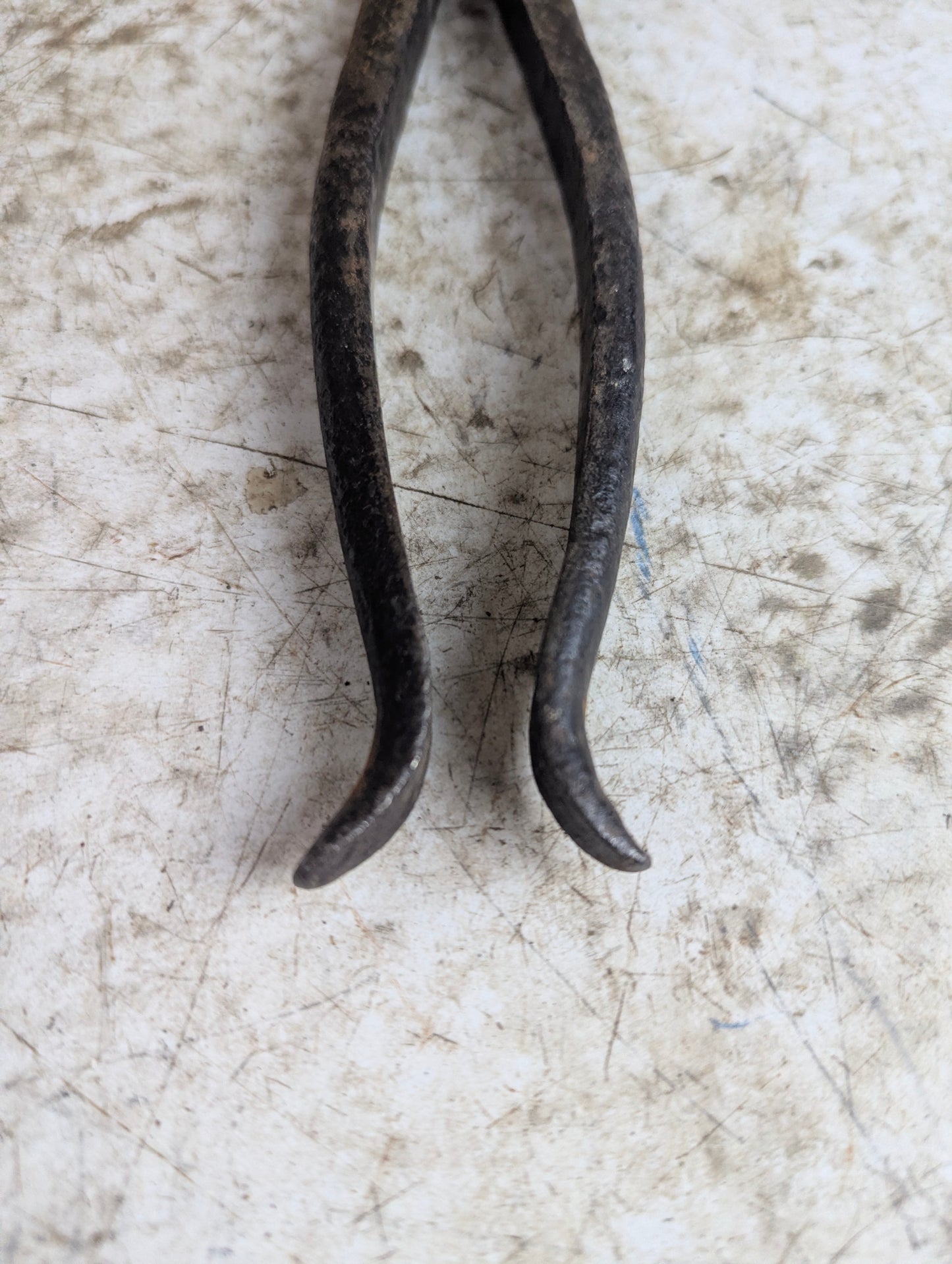 Vintage J.M. King 12" Button Pattern Fencing Lineman Pliers - view 4
