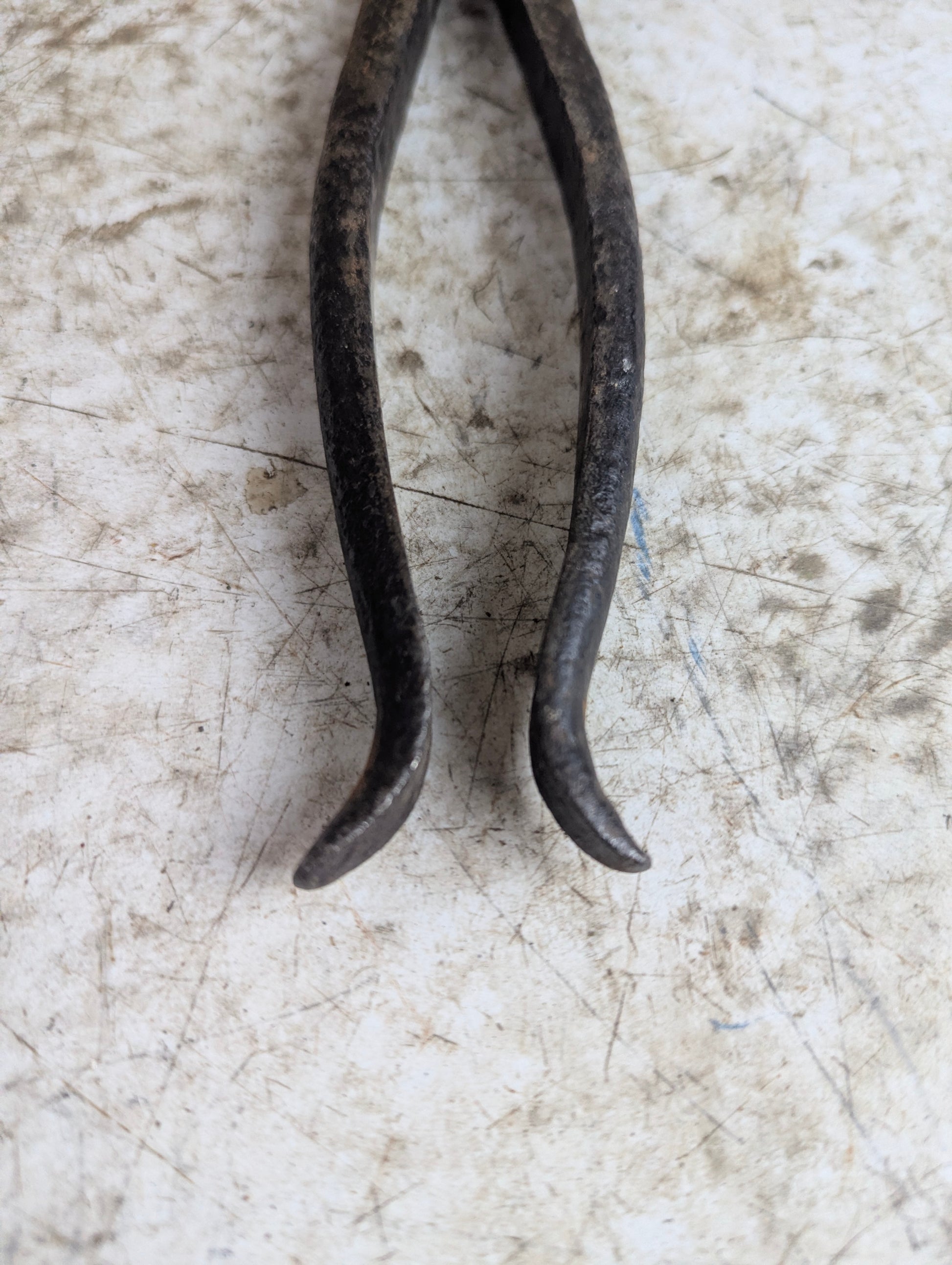 Vintage J.M. King 12" Button Pattern Fencing Lineman Pliers - view 4