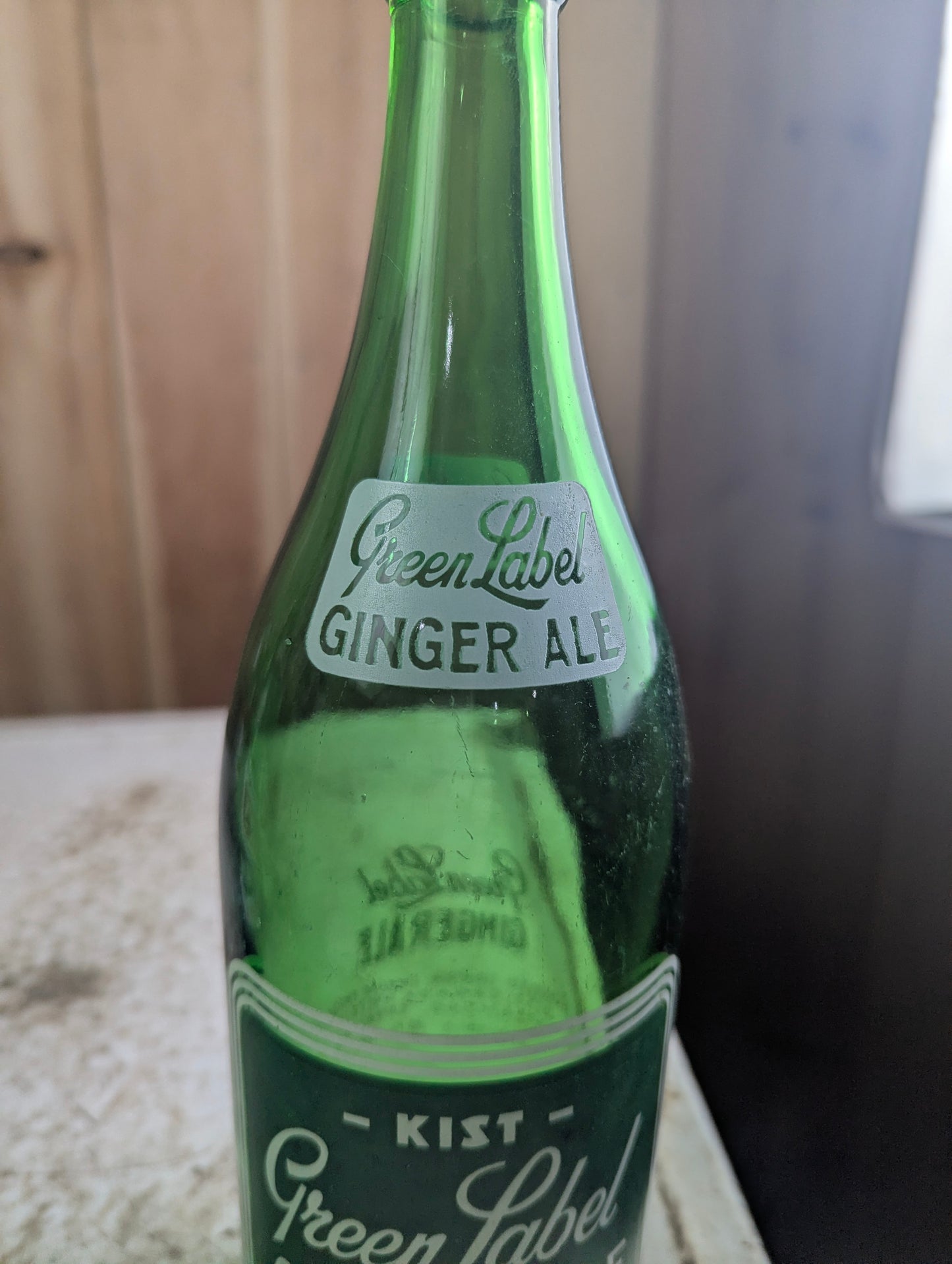 Vintage Kist Green Label Ginger Ale Green Glass ACL Soda Bottle - view 3