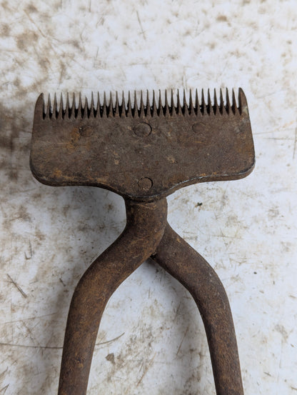Vintage Manual Farm Clippers Sheep Shears - view 3