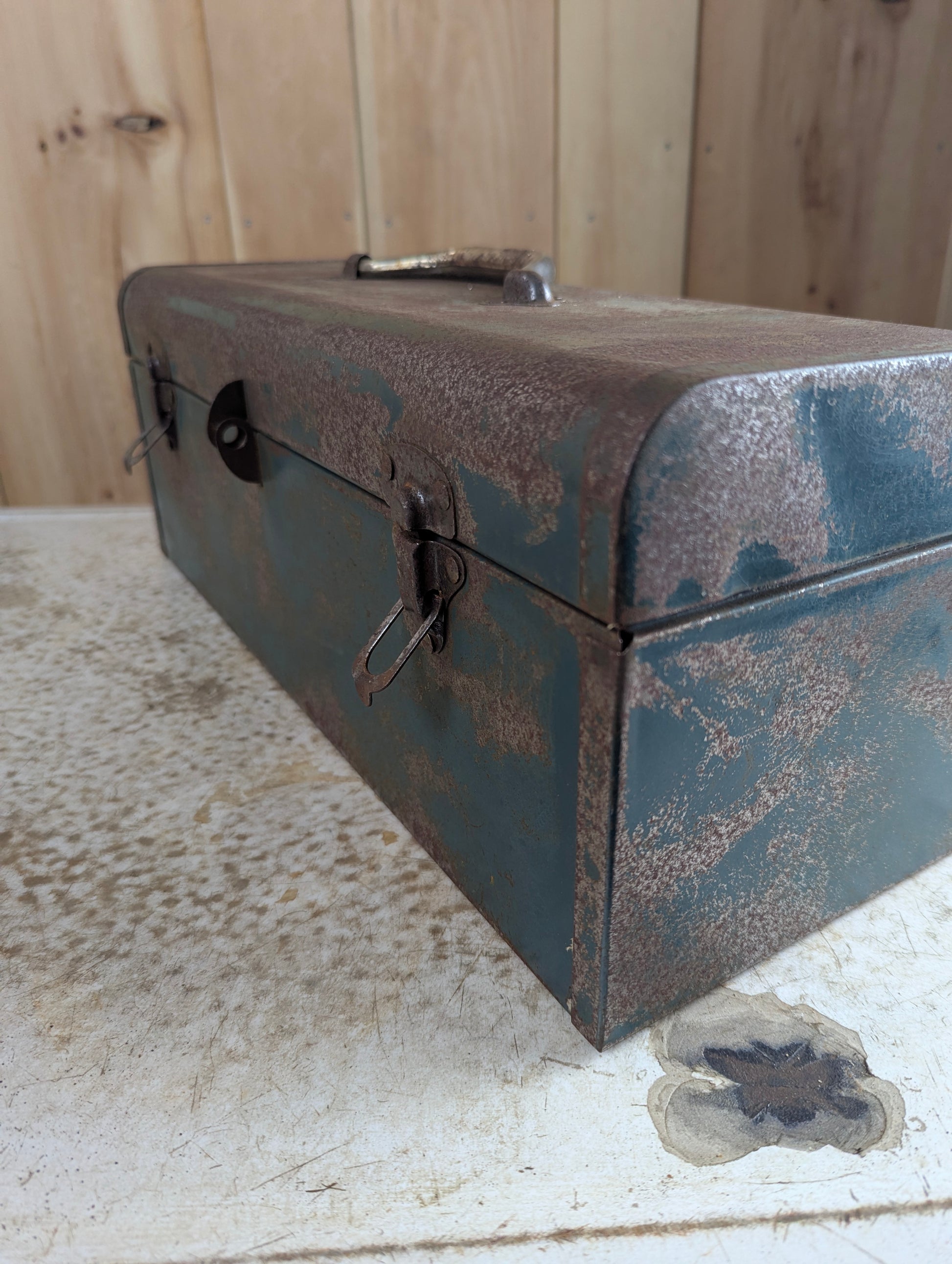 Vintage Metal Tool Box - view 4