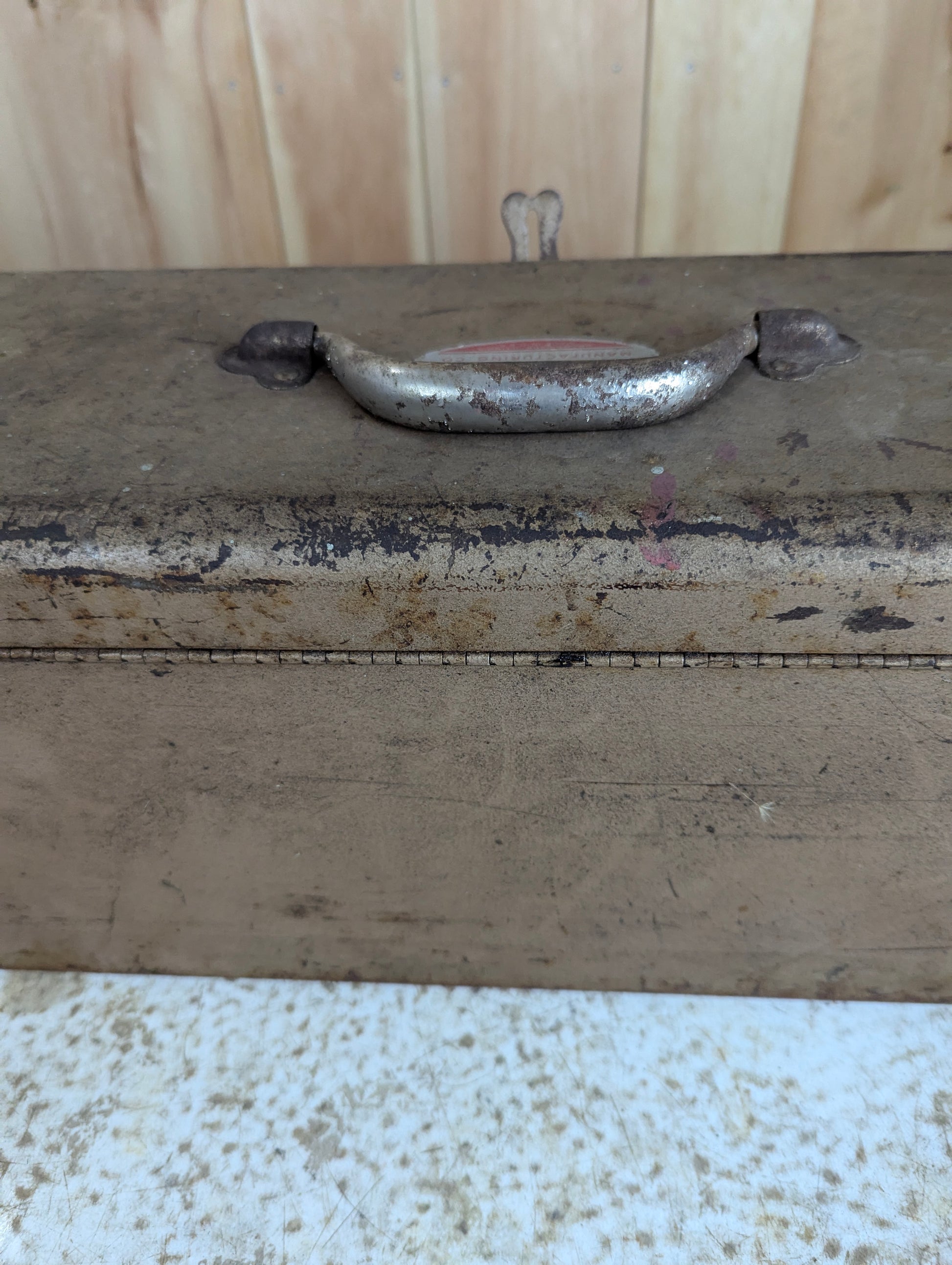 Vintage Metal Toolbox - view 10