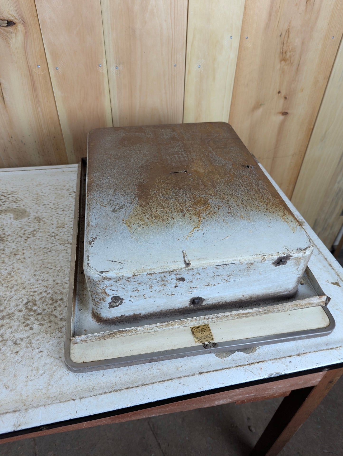 Vintage Miami Carey Metal Medicine Cabinet - view 6