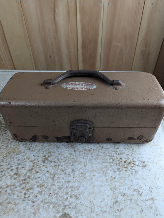 Vintage Park 13.5" x 5" x 5" Metal Tackle Box