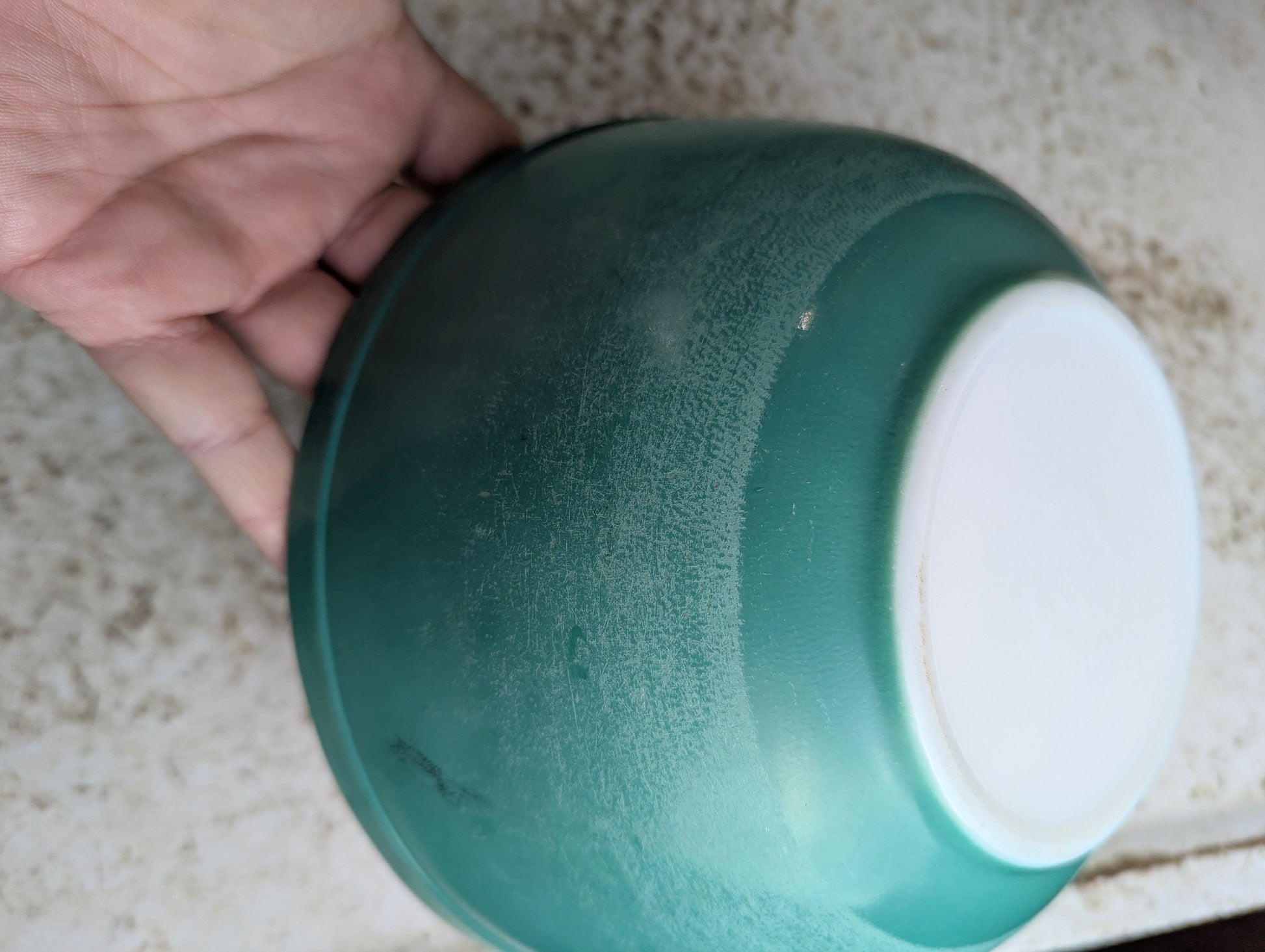 Vintage Primary Green Pyrex #403 2.5 Quart Mixing Bowl - view 5