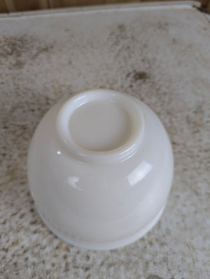 Vintage Pyrex Milk Glass Mixing Bowl - view 3
