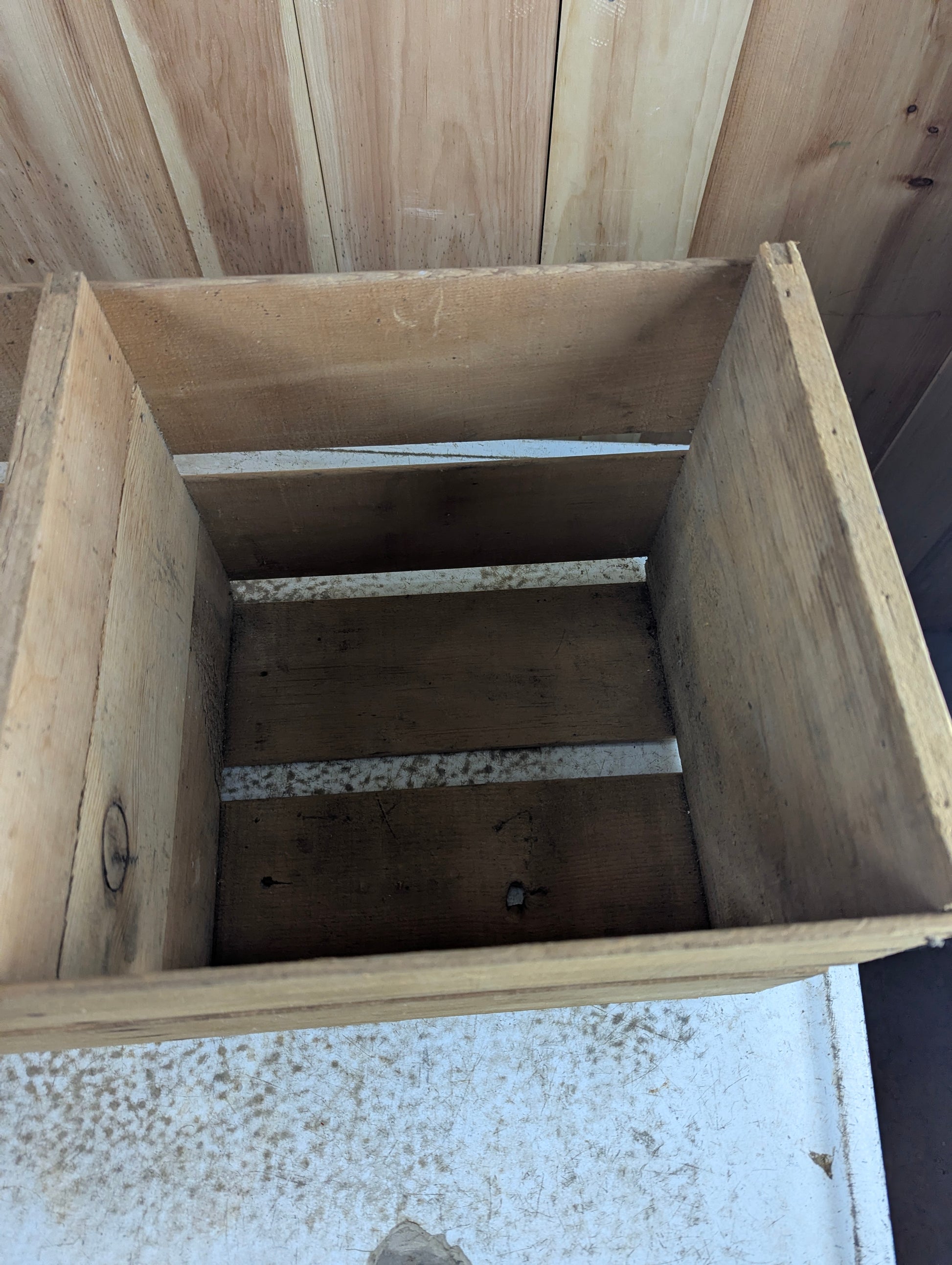 Vintage Queen Bee Sunkist Fruit Crate - view 4