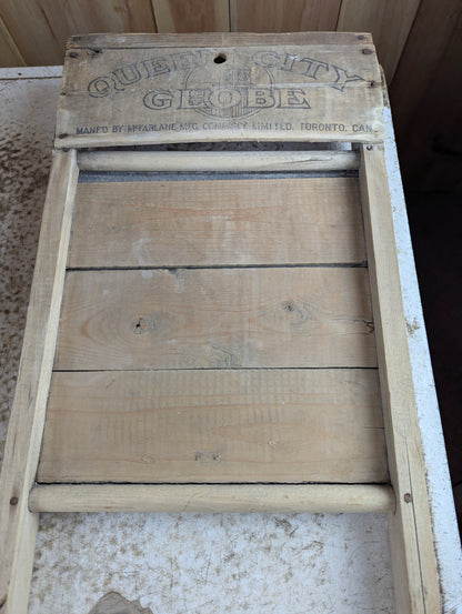Vintage Queen City Globe Metal Washboard - view 3