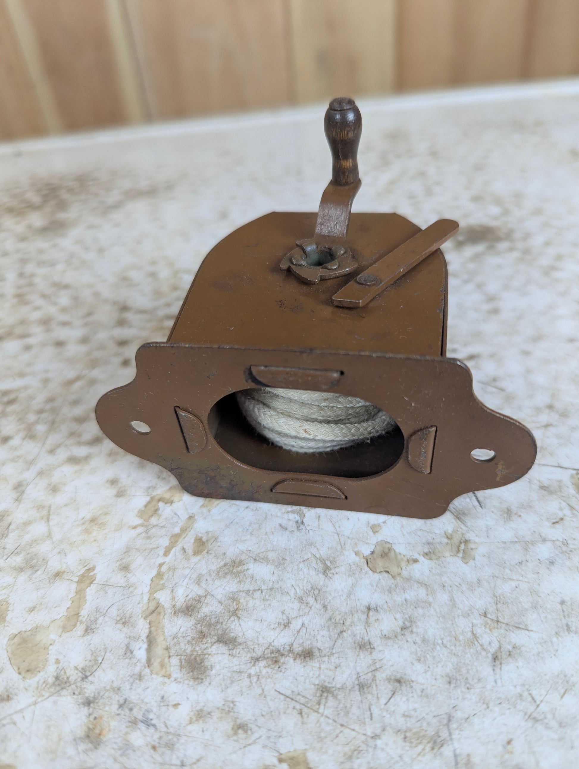 Vintage Rope Clothesline Reel - view 4