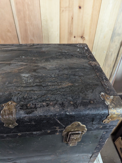 Vintage Rustic Trunk - view 3