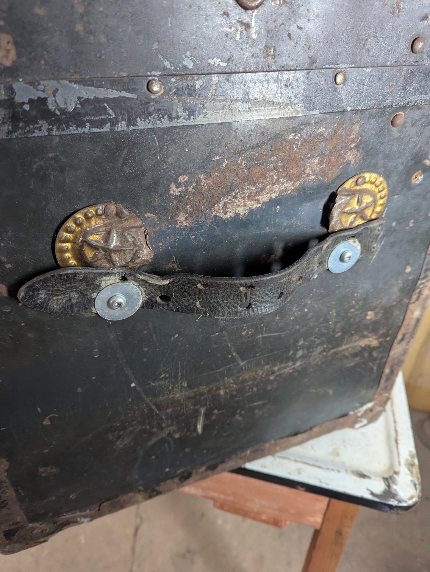 Vintage Rustic Trunk - view 6