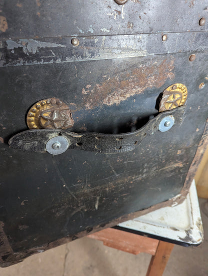 Vintage Rustic Trunk - view 6