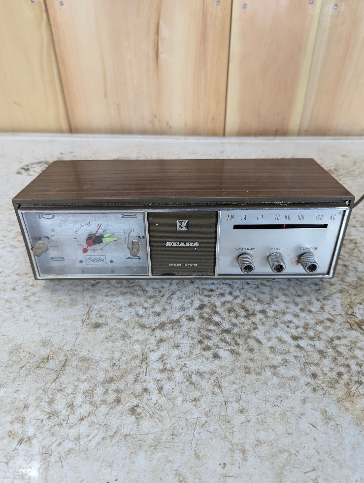 Vintage Sears Clock AM Radio