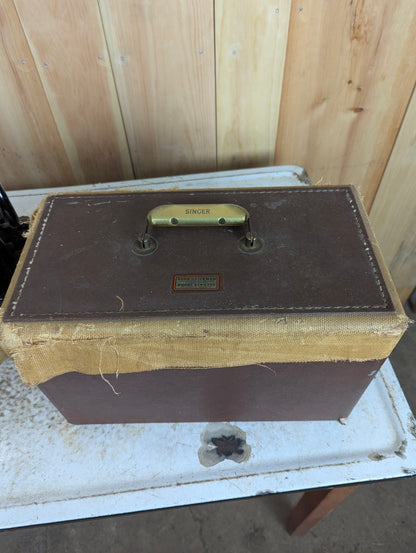Vintage Singer Portable Sewing Machine in Carrying Case Model 99K - view 6