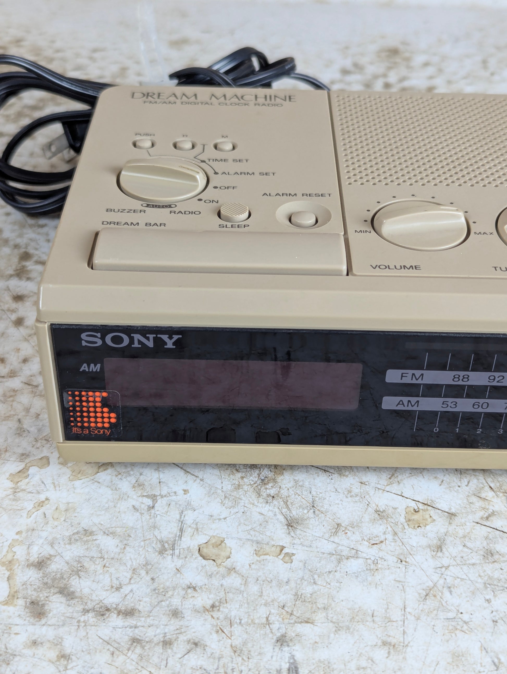 Vintage Sony Dream Machine Clock Radio Model ICF-C2W - view 2