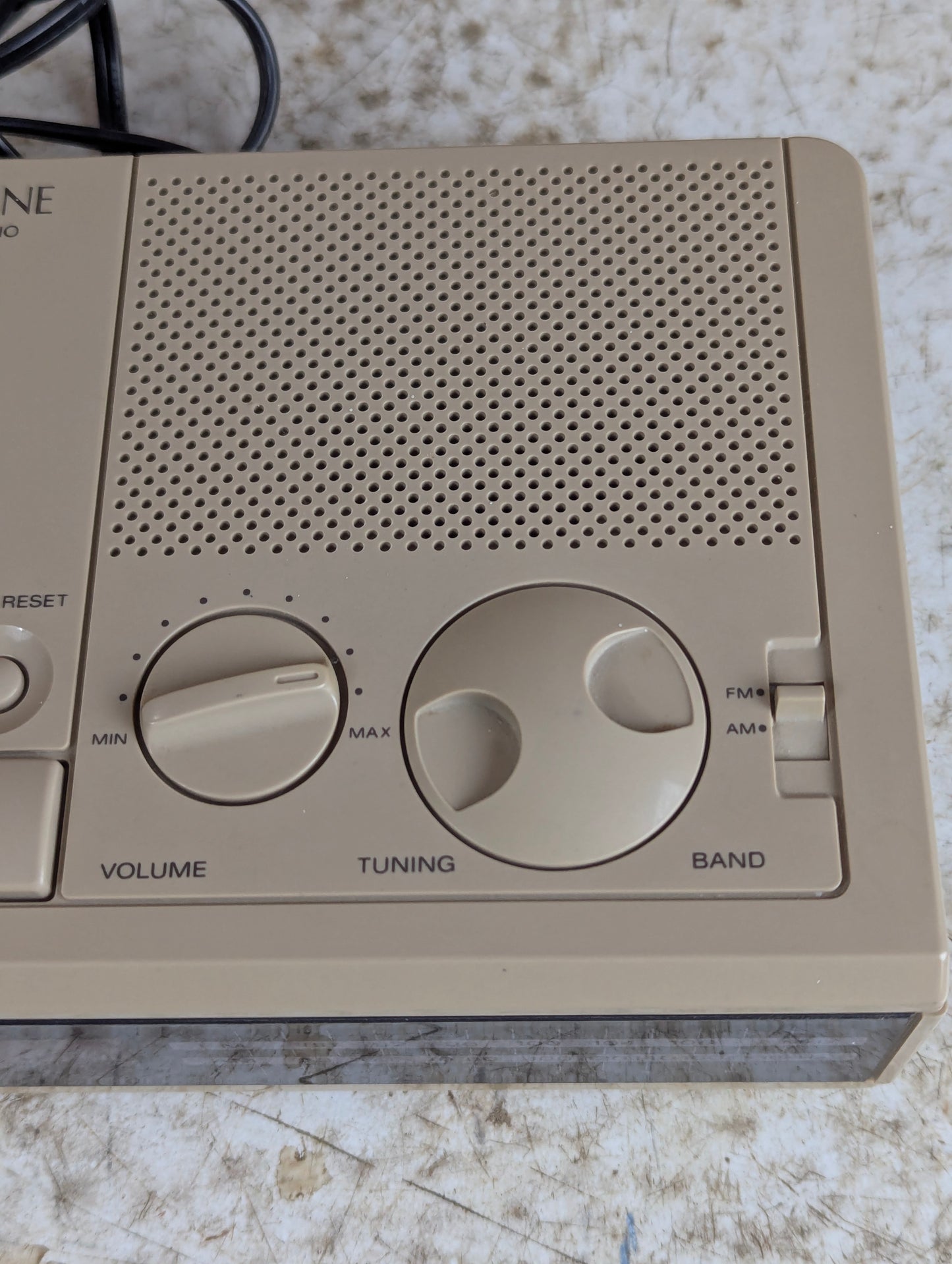 Vintage Sony Dream Machine Clock Radio Model ICF-C2W - view 4