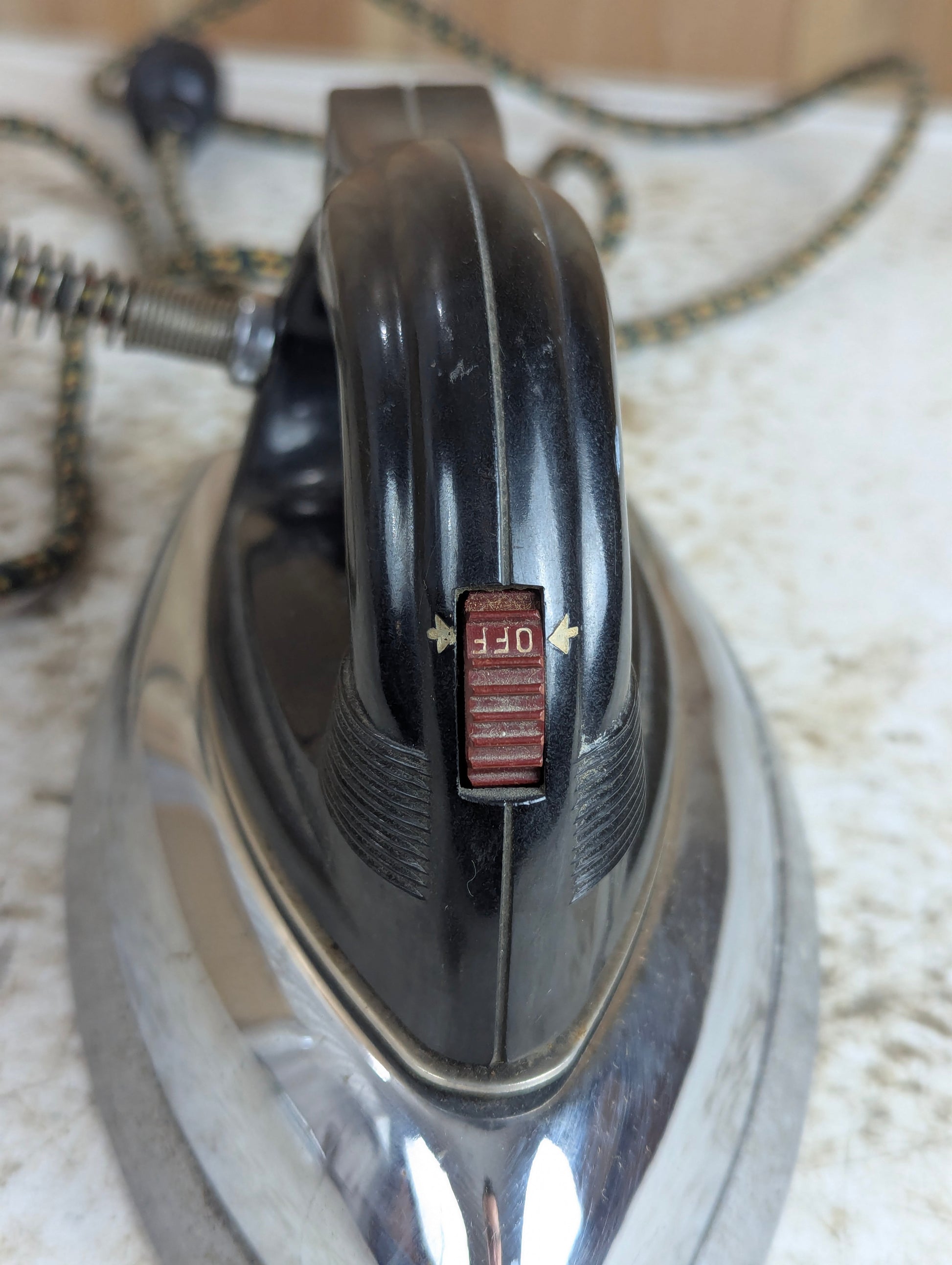 Vintage Sunbeam IronMaster Model A-9 Electric Iron - view 2