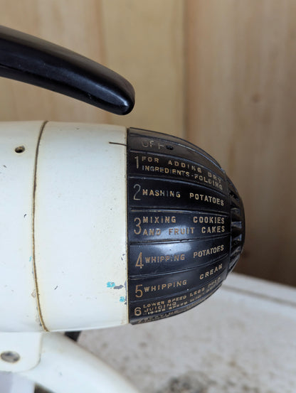 Vintage Sunbeam Model 9 Mixmaster - view 3
