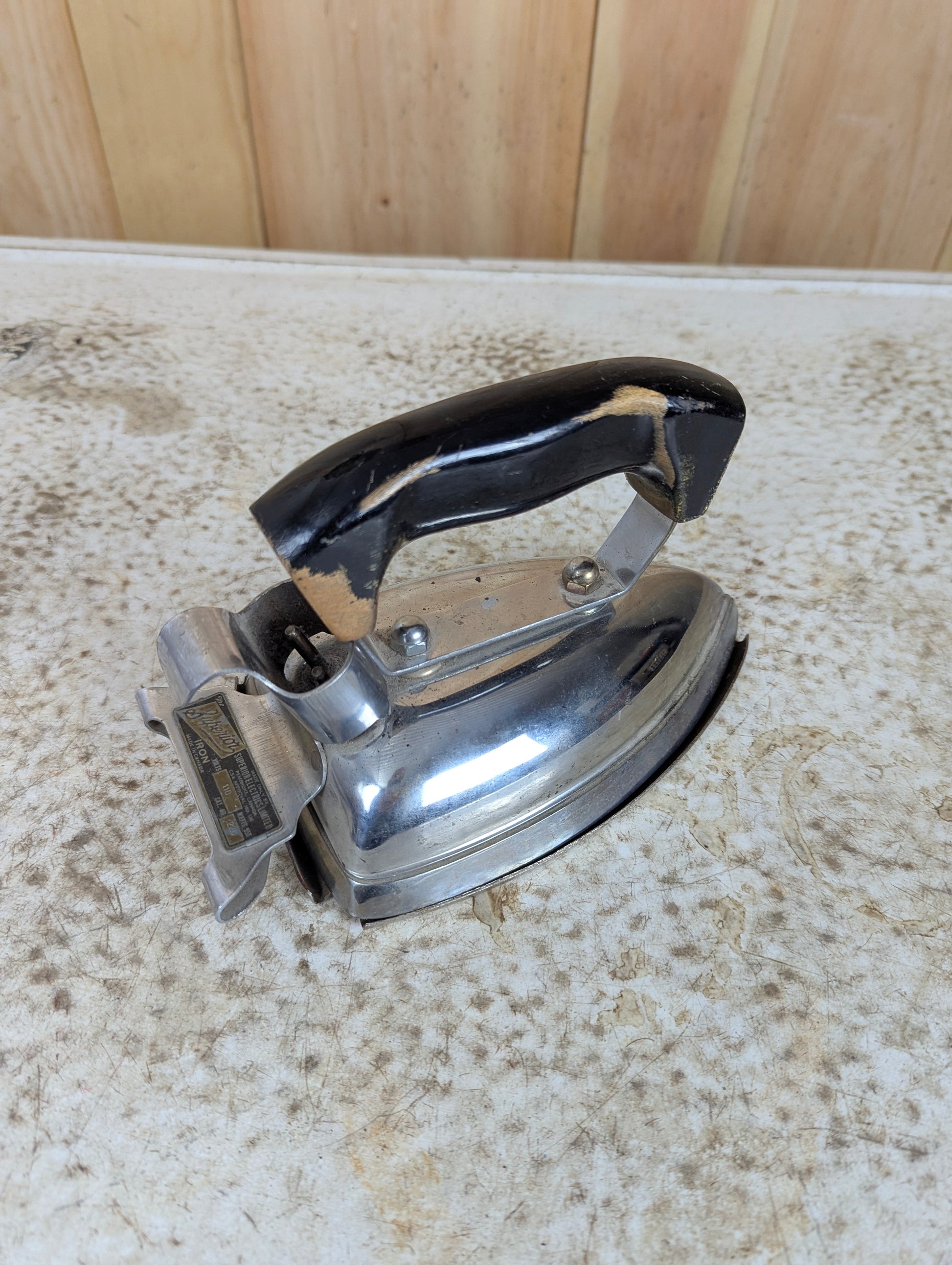 Vintage Superior Electric Iron