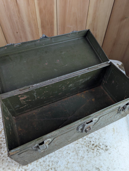 Vintage Union Steel Olive Green Tool Tackle Box - view 3