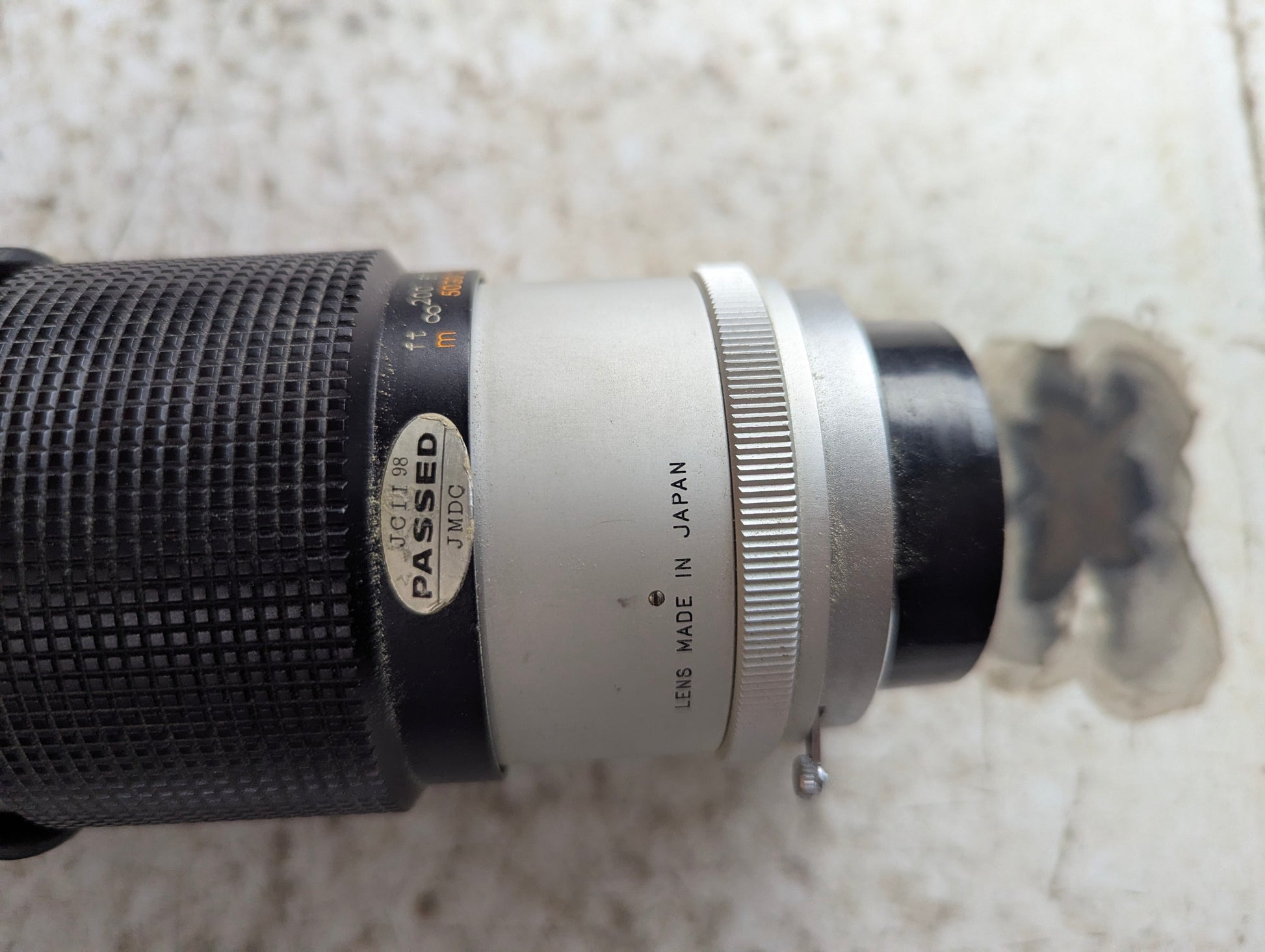 Vintage Universar Auto 200mm f/3.5 Telephoto Camera Lens with Case - view 3