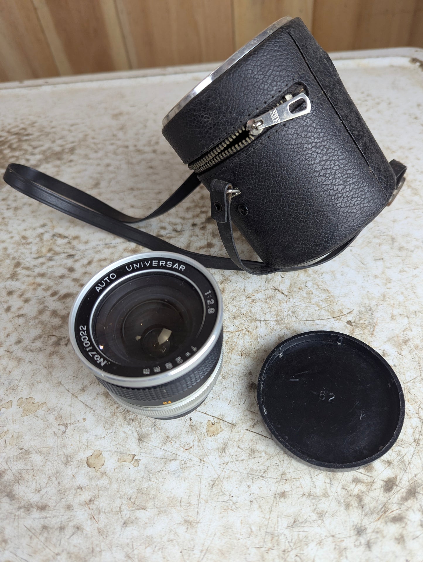 Vintage Universar Auto 28mm f/2.8 Wide Angle Lens with Case