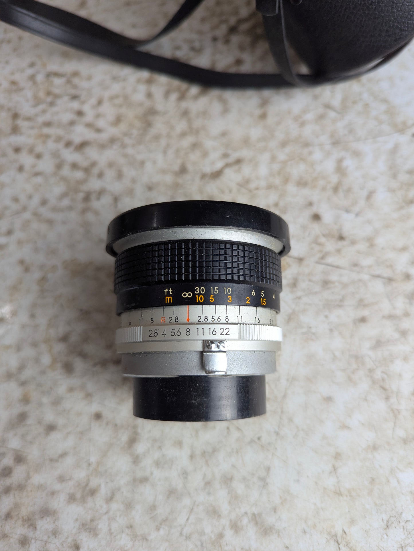 Vintage Universar Auto 28mm f/2.8 Wide Angle Lens with Case - view 4
