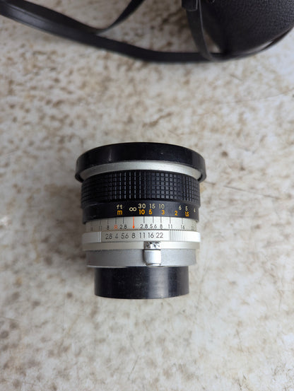 Vintage Universar Auto 28mm f/2.8 Wide Angle Lens with Case - view 4