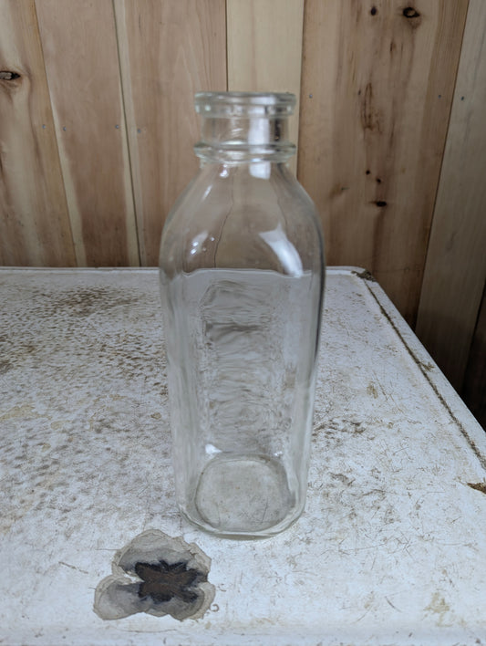 Vintage Unmarked 1-Quart Dairy Milk Bottle