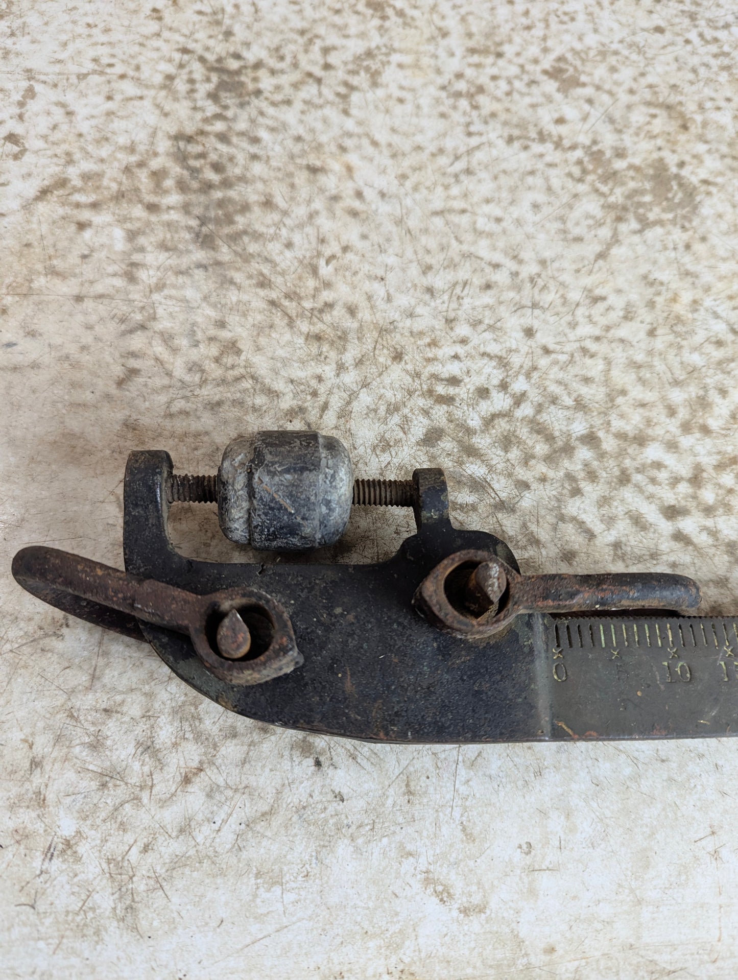 Vintage Warren 1200 lb Hanging Balance Scale - view 4