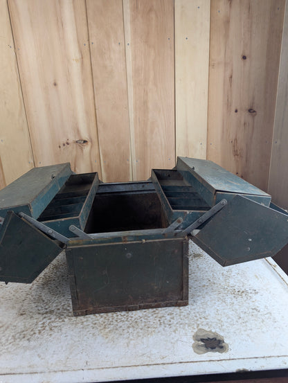 Vintage Waterloo JH-48 Cantilever Tool Box - view 3