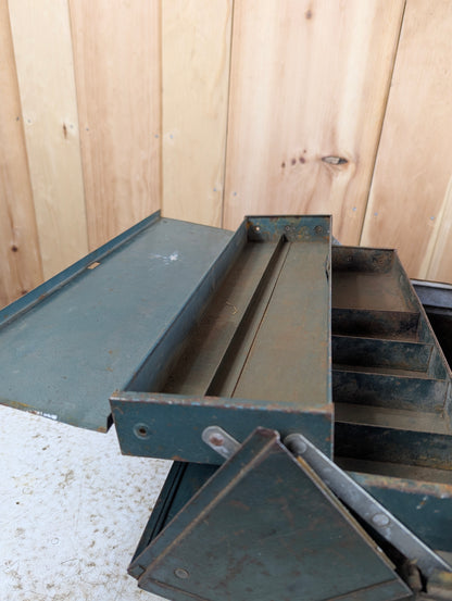 Vintage Waterloo JH-48 Cantilever Tool Box - view 4