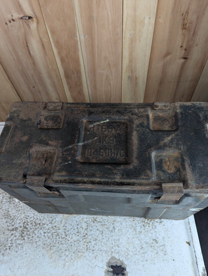 Vintage WW2 B116A MK3 1945 DH/C Military Ammo Box