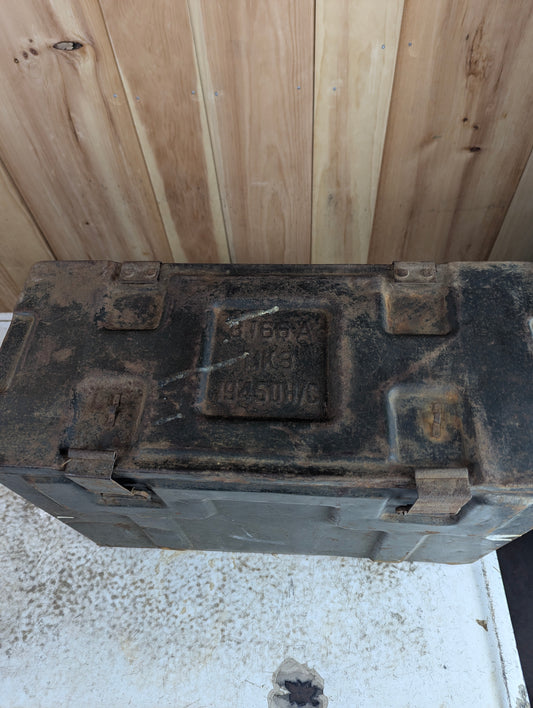 Vintage WW2 B116A MK3 1945 DH/C Military Ammo Box