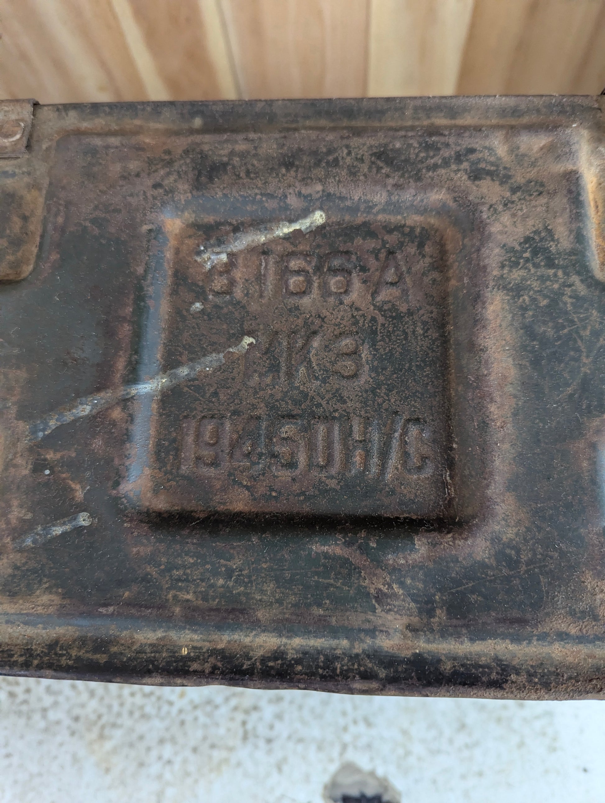 Vintage WW2 B116A MK3 1945 DH/C Military Ammo Box - view 2