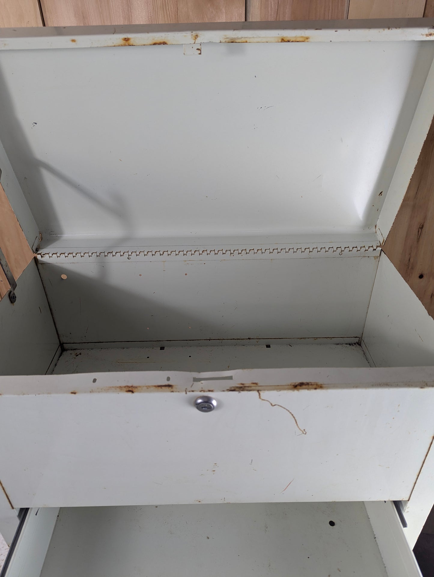 White Metal Cabinet - view 4