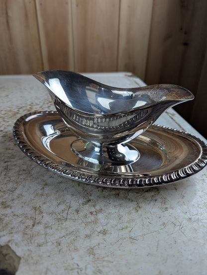 William A Rogers Silver Plated Gravy Sauce Boat