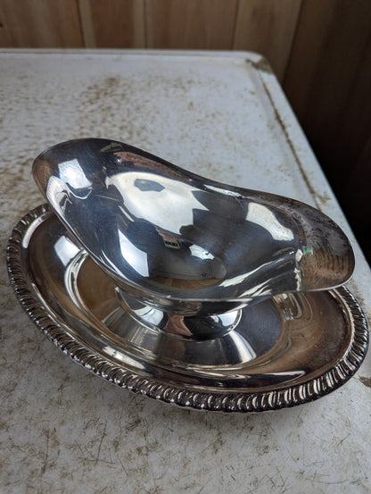 William A Rogers Silver Plated Gravy Sauce Boat - view 2
