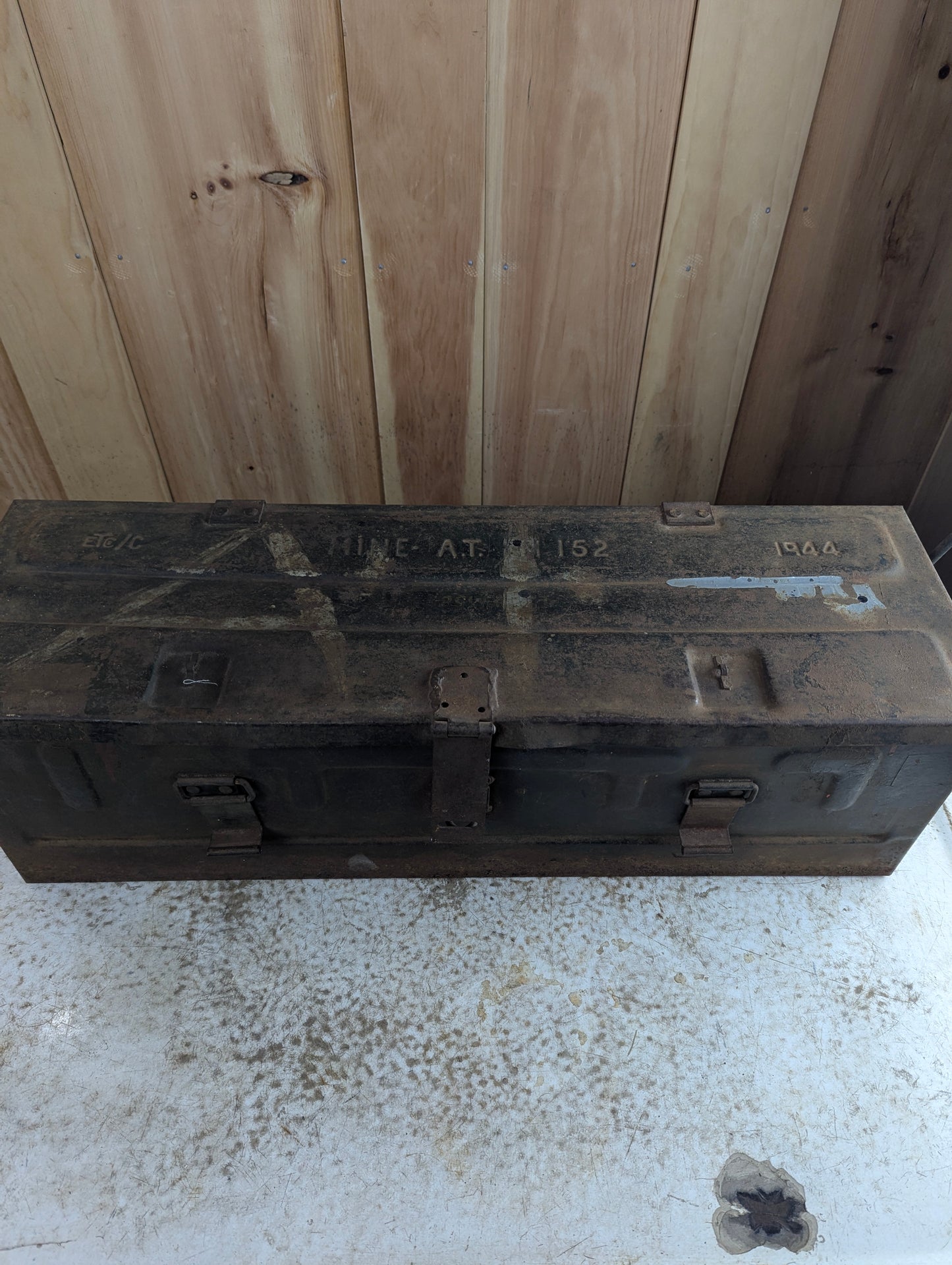 WW2 1944 Anti-Tank Mine Military Ammunition Crate Box with Padlock Latch
