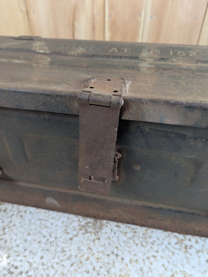 WW2 1944 Anti-Tank Mine Military Ammunition Crate Box with Padlock Latch - view 4