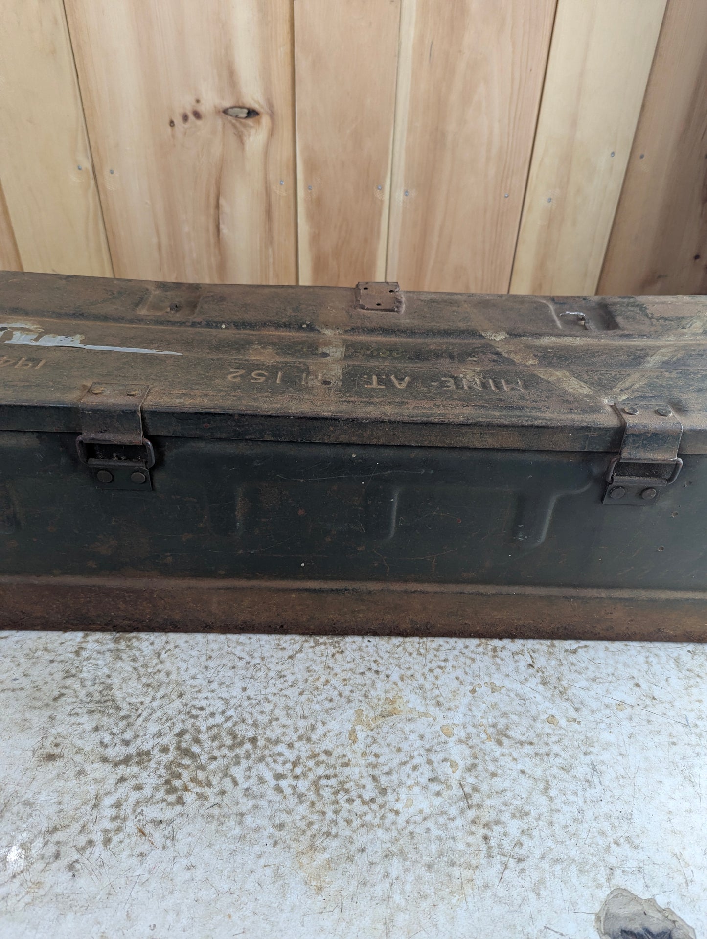 WW2 1944 Anti-Tank Mine Military Ammunition Crate Box with Padlock Latch - view 6