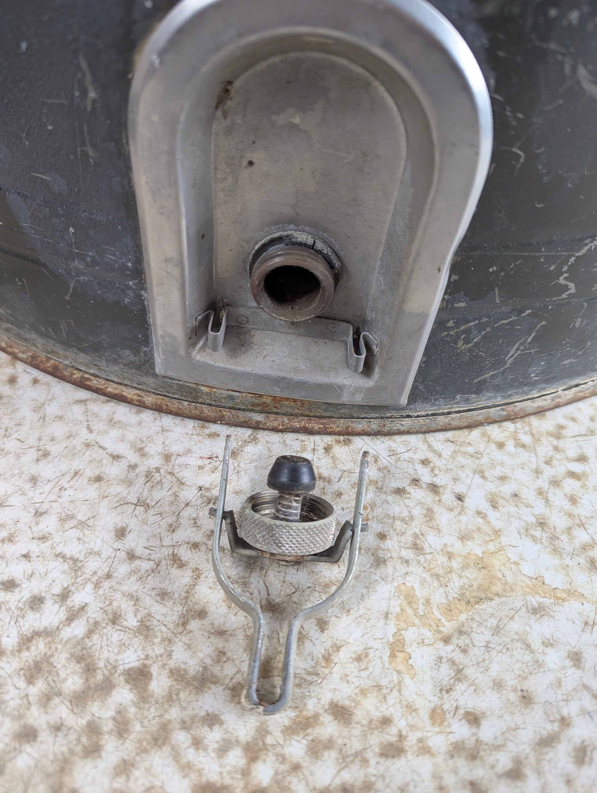 WW2 Military Dixie Water Cooler Field Dispenser - view 7